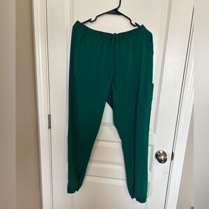 Women’s green jogger scrub pant L